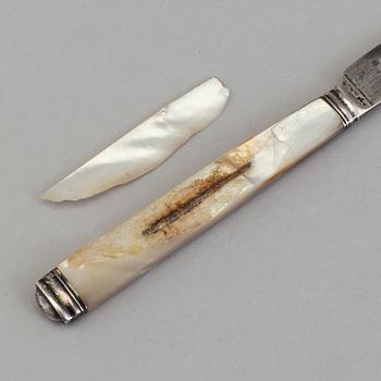 22 pieces silver and mother of pearl 1780s cuttlery, Stockholm and Paris.