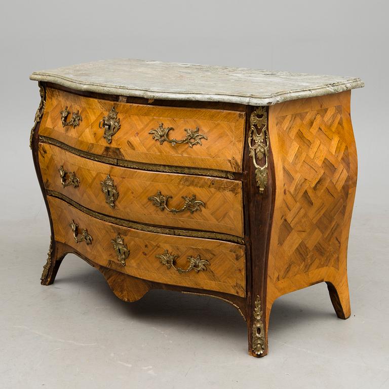 A CHEST OF DRAWERS BY Lars Nordin (furniture maker ini Stockholm 1743-1773), rococo.