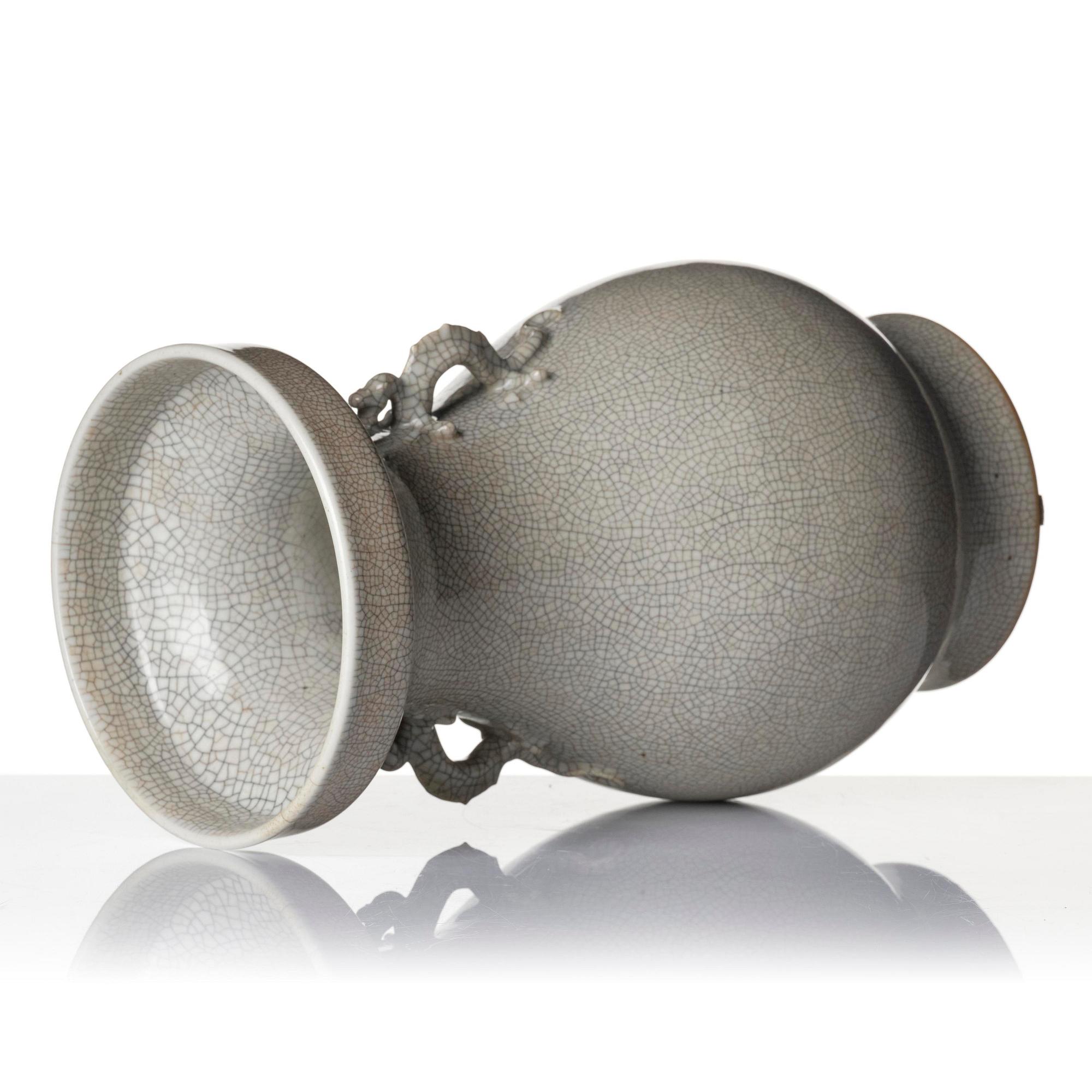 Vas, ge-glasyr. Qingdynastin, 1800-tal.