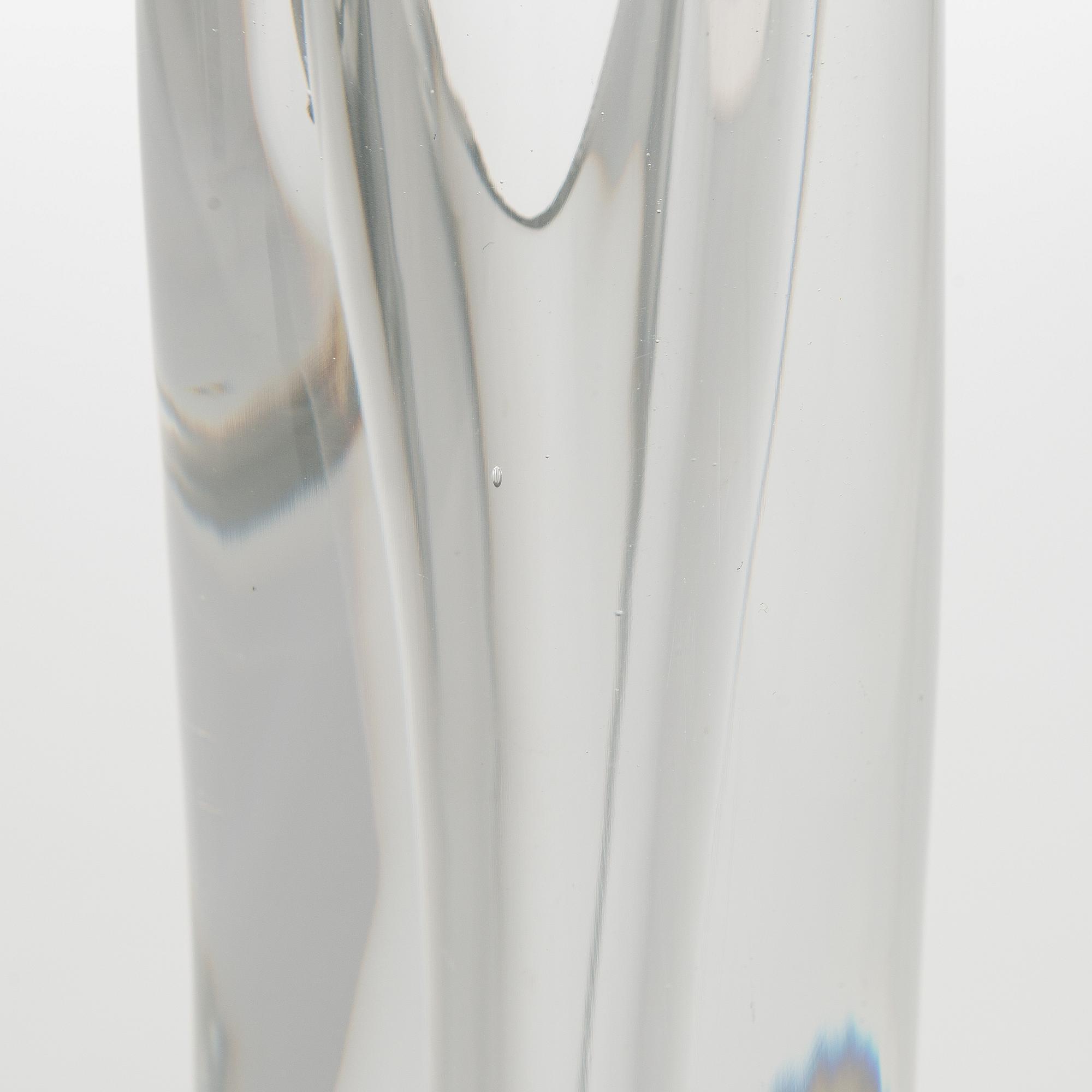 Aimo Okkolin, konstglas, , "Svärdslilja", signerad Riihimäen Lasi  Oy, Aimo Okkolin, Riihimäen Lasi Oy.