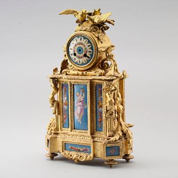 BORDSPENDYL, Frankrike, 1800-tal.