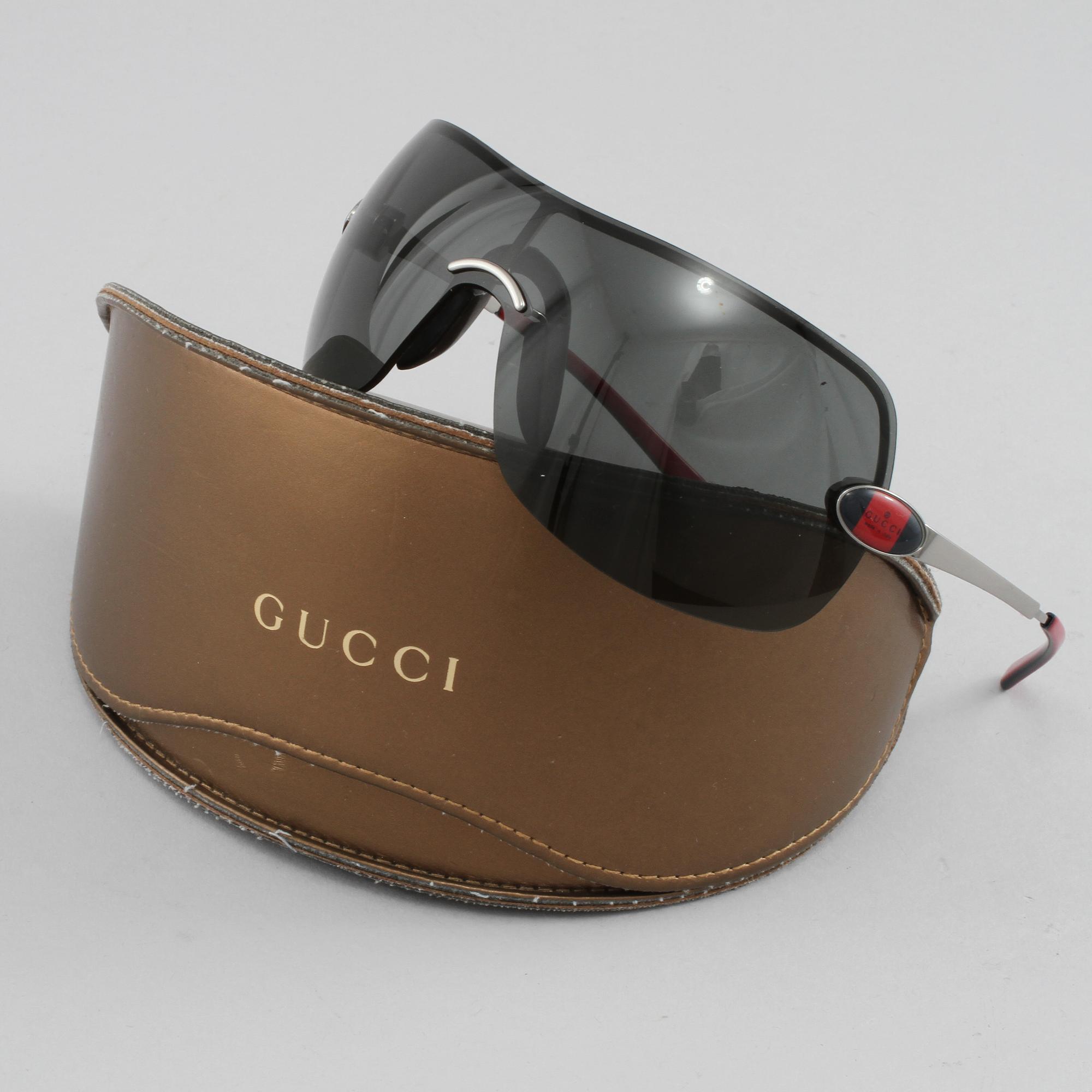 SOLGLASÖGON, Gucci.