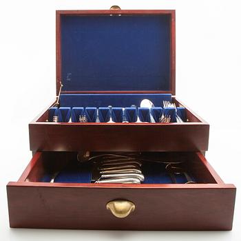 Bestick ca 77 dlr ur IKEA:s 1700-talets-serie nysilver  sent 1900-tal.