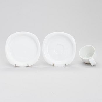 TIMO SARPANEVA, MAT- och KAFFESERVIS, 49 delar, "Suomi", Rosenthal 1987-88. Modellen formgiven 1976.