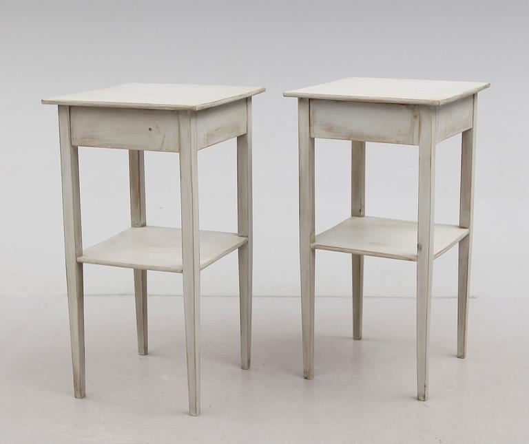 SÄNGBORD, 1 par, 1900-talets första hälft.