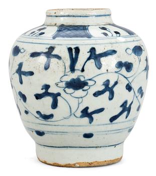 864. A blue and white 17th cent jar, Qing dynasty.