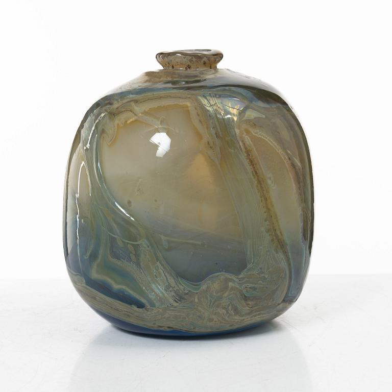 Samuel J Herman, vase, 1970.