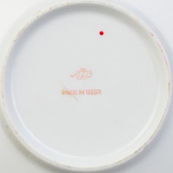 KAFFE- och TESERVISDELAR, 44 st, porslin, Lomonosov, Ryssland 1900-tal, Sovjetiska stämplar.