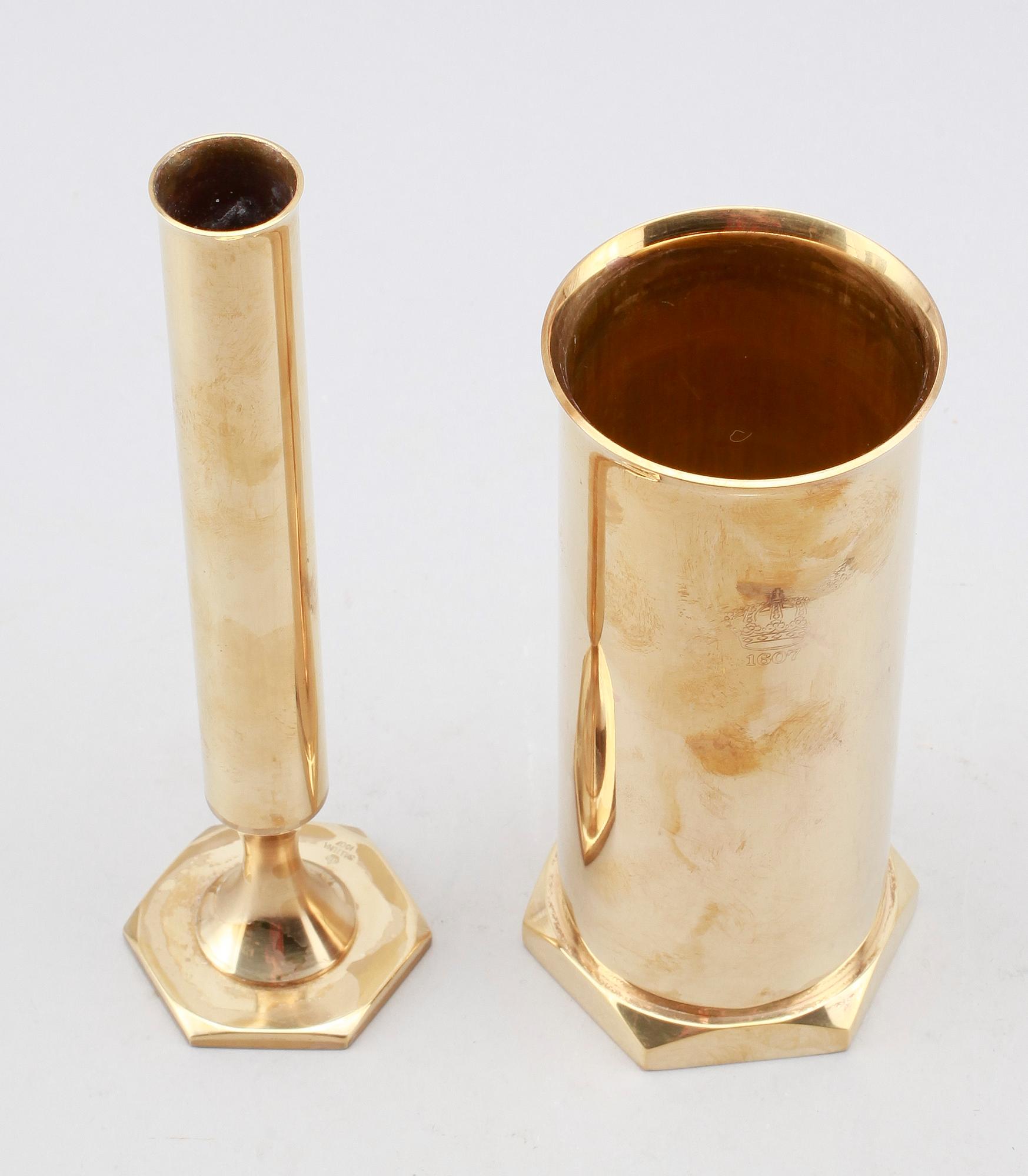 LJUSSTAKE SAMT VAS, mässing, Skultuna, 1900-talets andra hälft.