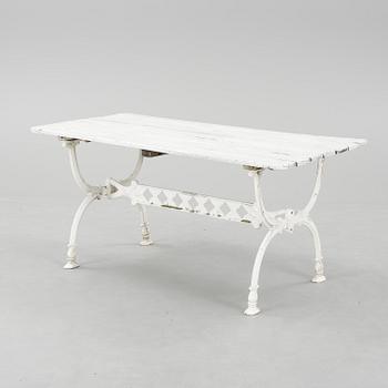 TRÄDGÅRDSBORD, troligen Byarum, 1960/70-tal.