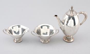 KAFFESERVIS, 3 delar, silver, Oscar Sjögren, Göteborg 1923, importstämplar. Total vikt ca 737 g.