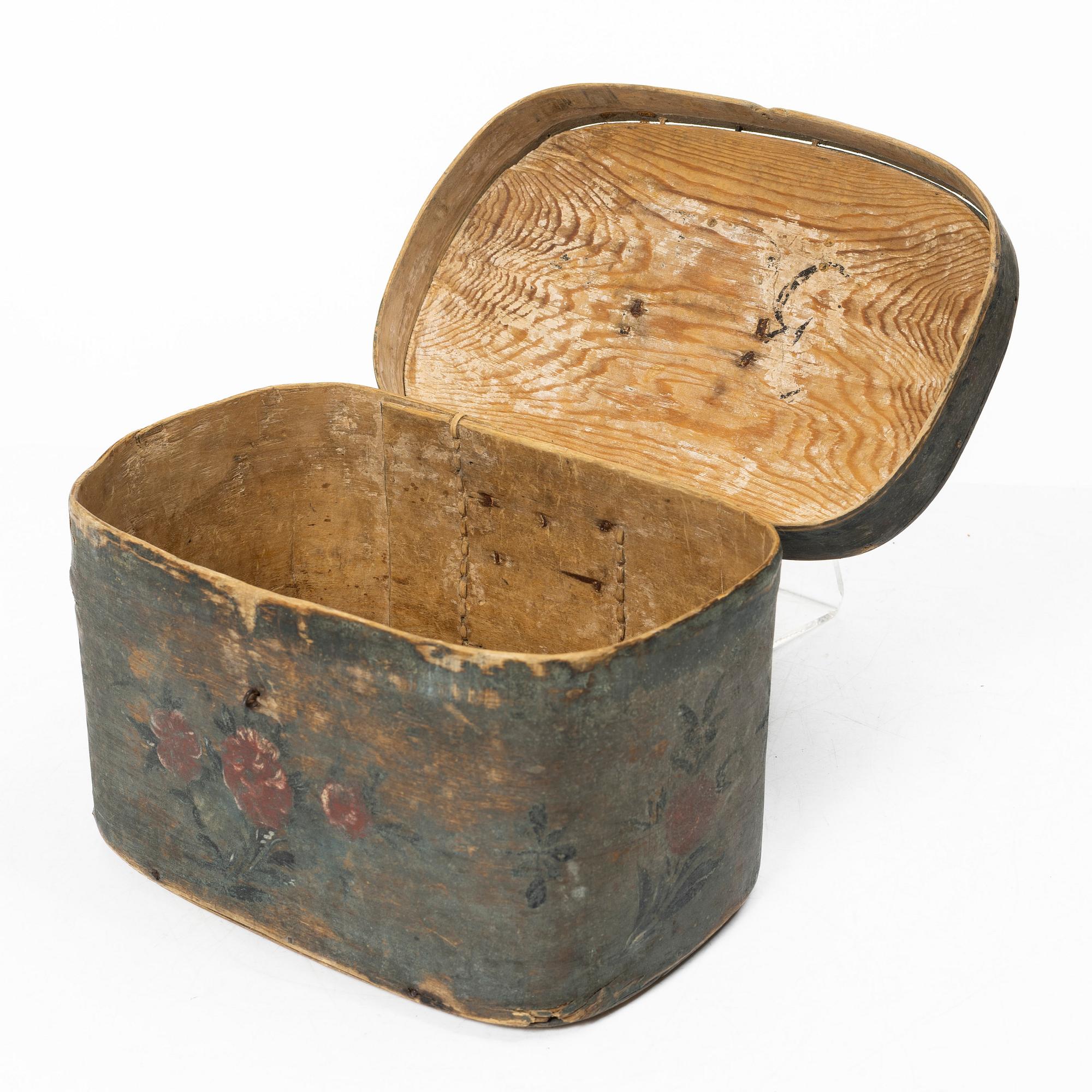 Box, folk art, 19th century.