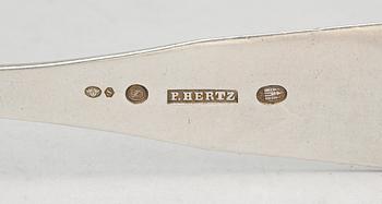 BESTICK, 47 st, silver, bl.a. CG Hallberg, Stockholm, 1930, vikt utan knivar ca 1036 gram.