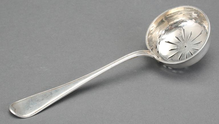 STRÖSOCKERSKED, silver. Olof Yttraeus, Uppsala 1794. Vikt ca 65 cm.