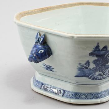 TERRIN, porslin, Kina, 1700-tal.