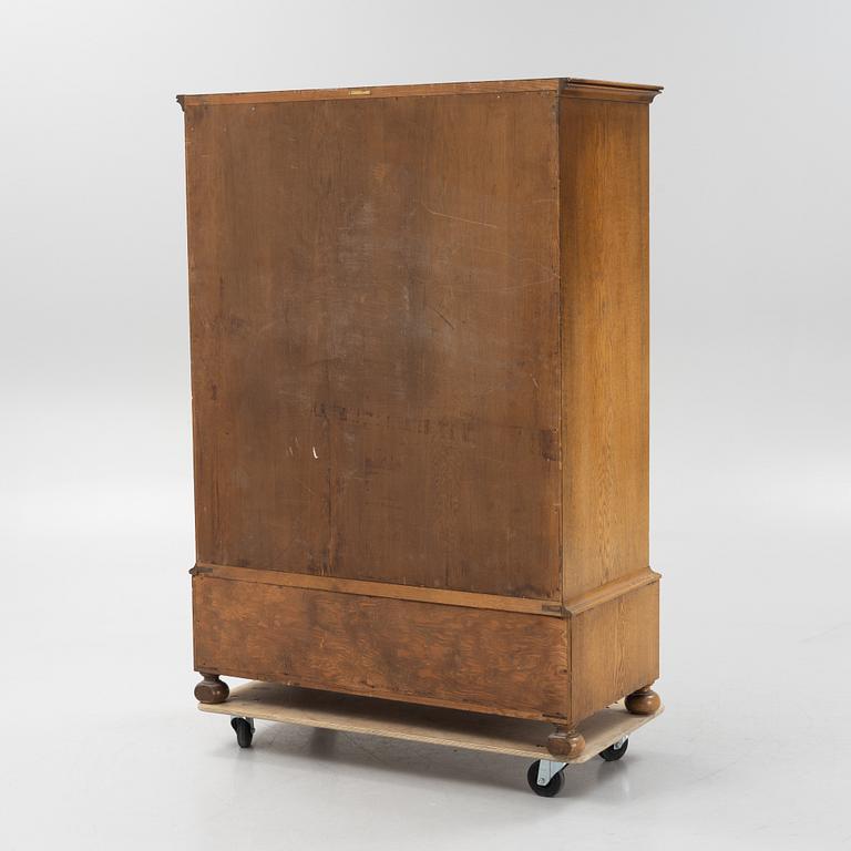 A cabinet, Nordiska Kompaniet, Sweden, dated 1918.