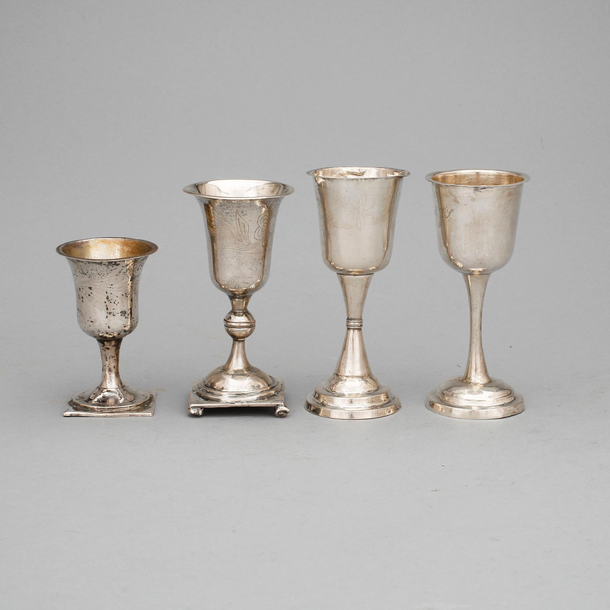 SUPKALKAR, 4 st, bla Johan Wixner, Söderhamn, 1831. Total vikt ca 130 gram.