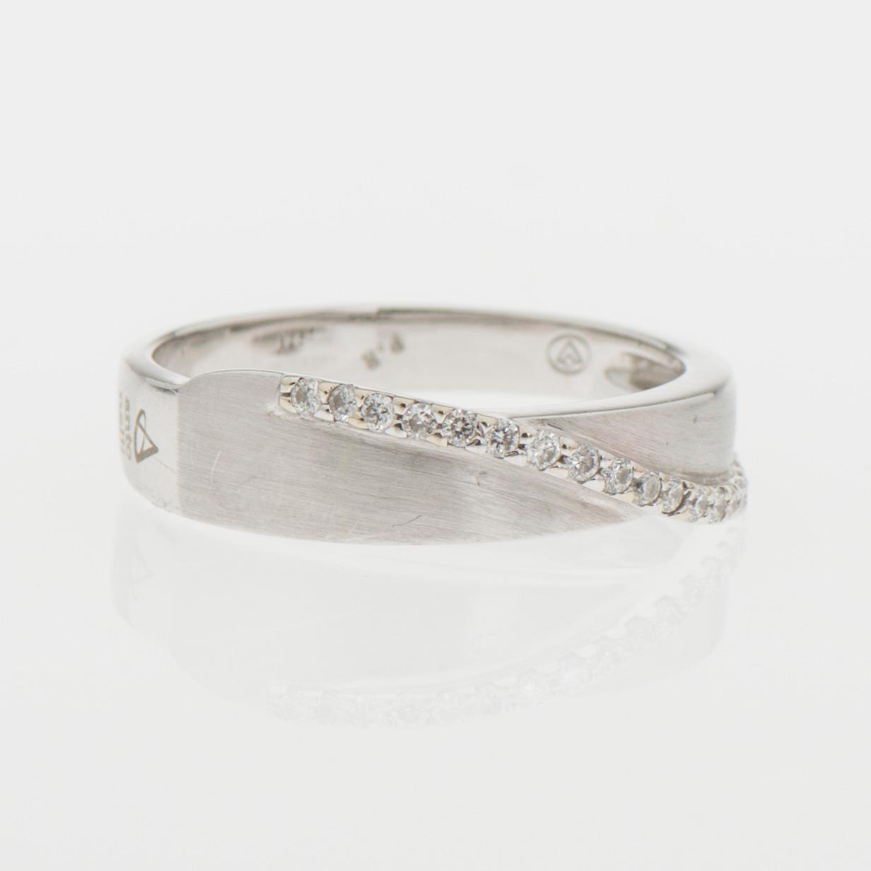 RING, briljantslipade diamanter, 18K vitguld.