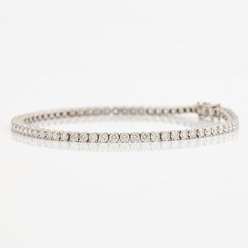Tennisarmband 18K vitguld med briljantslipade diamanter totalt 3.82 ct.