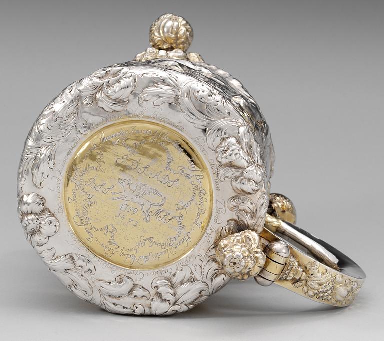 DRYCKESKANNA, av Johan Wefwer, (verksam i Linköping 1672-1705), daterad i gravyren 1673. Barock.