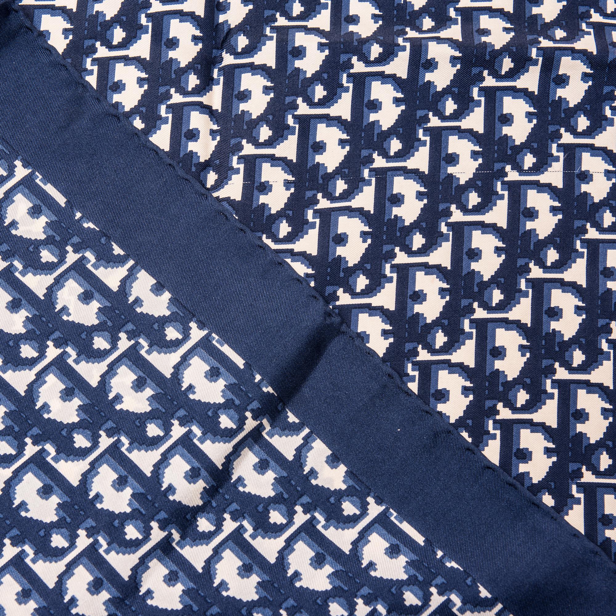 SCARF, Christian Dior.