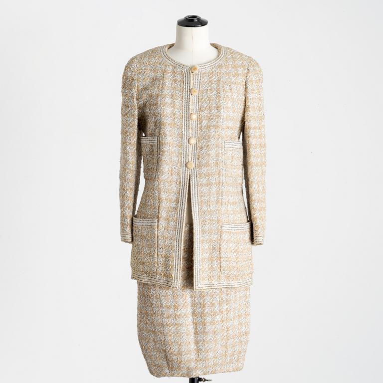 Chanel, suit, two-piece, vintage. Size Fr 36.