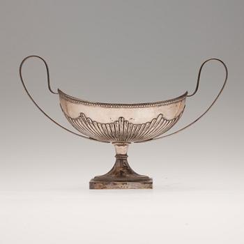 JARDINIERE, silver, Stockholm, 1901. Vikt 315 g.