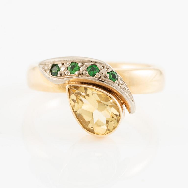 Jan-Christer Lundqvist, ring, 18K gold with yellow zoisite and green stones, Skövde 1999.