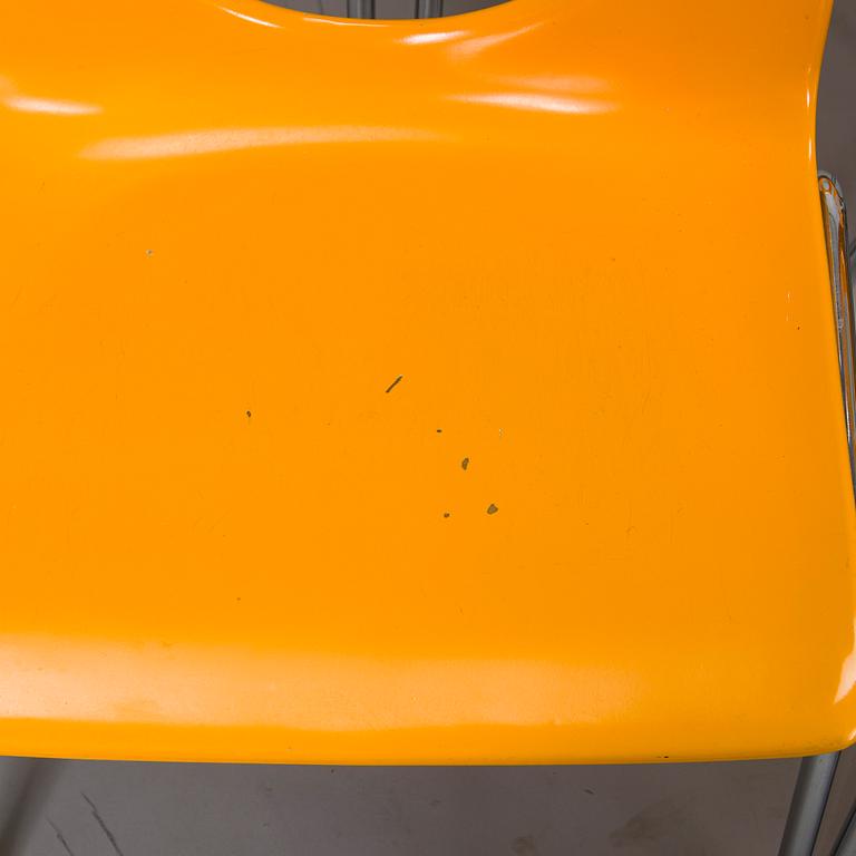 Carl Gustaf Hiort af Ornäs, stolar, 7 st, "Afo-Seat 2001", Hiort af Ornäs, SOK Rauman Tehtaat. Modellen formgiven 1971.