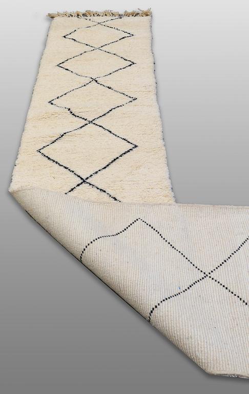 A RUNNER, MOROCCO, ca 408 x 83 cm.