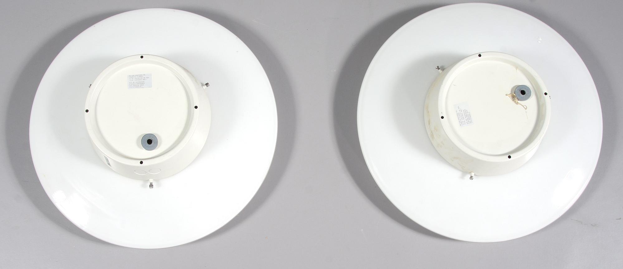 VÄGGLAMPOR, ett par, "AJ-Eklipta", nr 32012, Arne Jacobsen, Louis Poulsen.