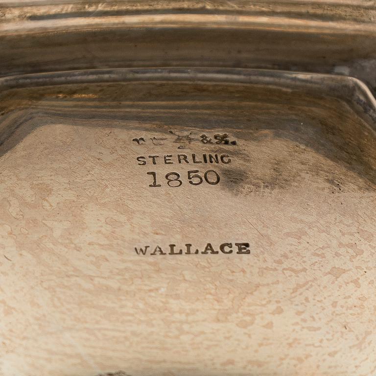 R. Wallace & Sons, kahvikannu ja kermakko, hopeaa, Wallingford, Connecticut, Yhdysvallat.