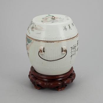 KÄRL med LOCK, porslin, Kina ca 1900.