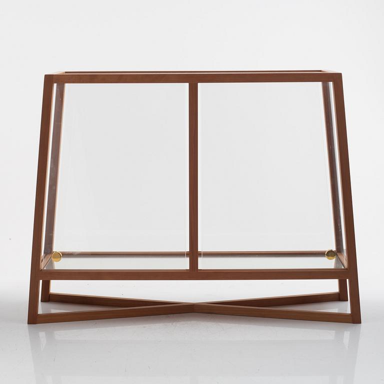 Sebastian Hedengrahn, bordsvitrin, "Fönstergrönska", Firma Svenskt Tenn.