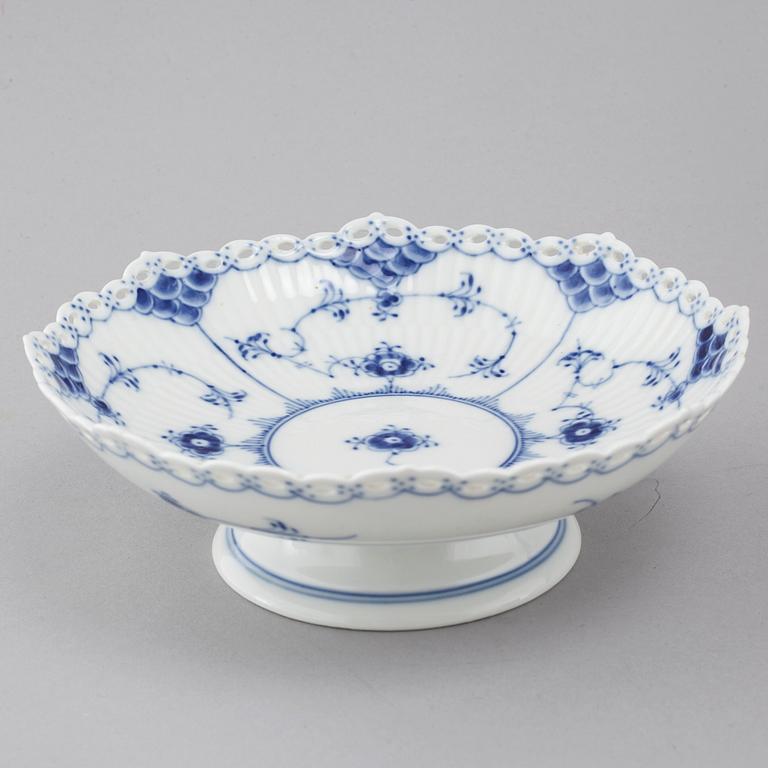 KAFFESERVIS, 26 delar, porslin, "Musselmalet", Royal Copenhagen.