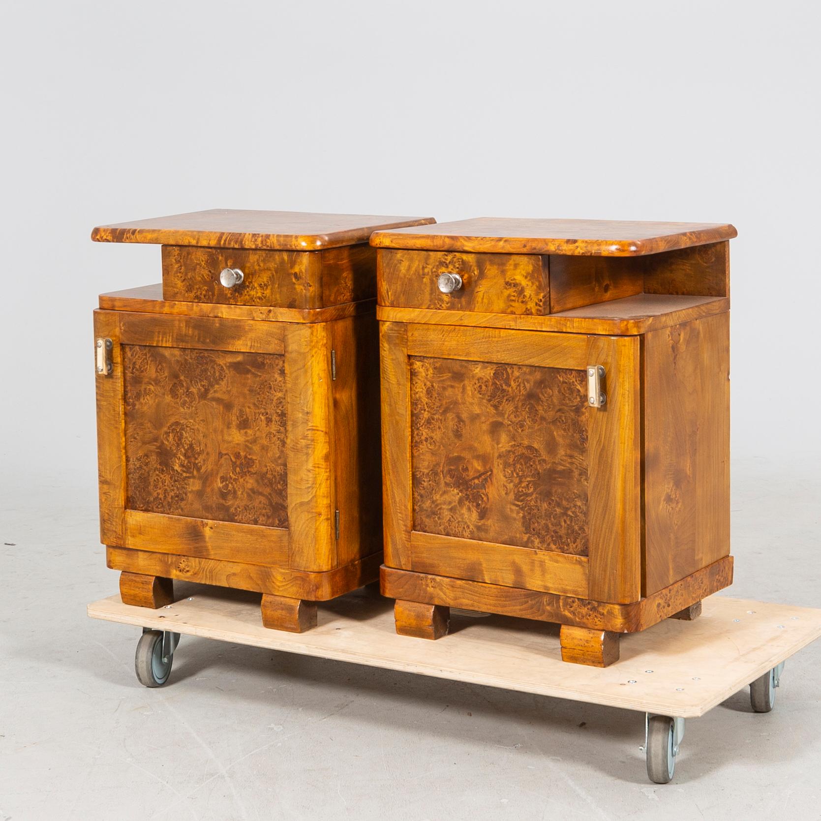 A pair of Art Deco 1930/40s root veneer bedside tables.