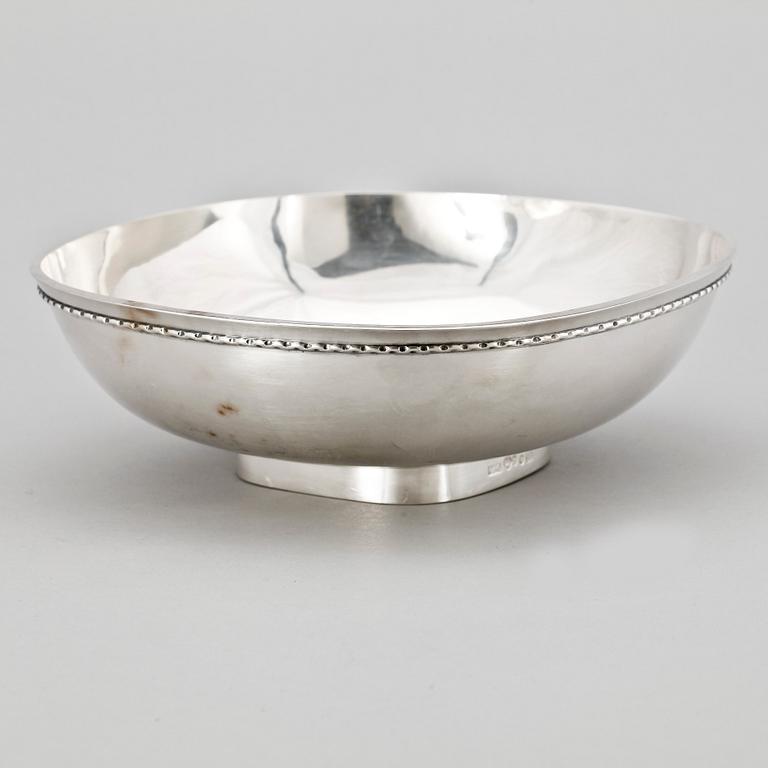 SKÅL, silver, C Fredrik Carlman, Stockholm, 1968. Ca 575 gr.