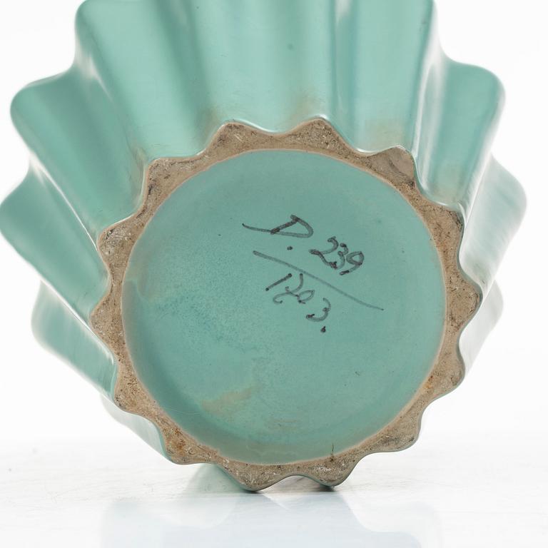 Ewald Dahlskog, A vase, Bo Fajans, 1940s.