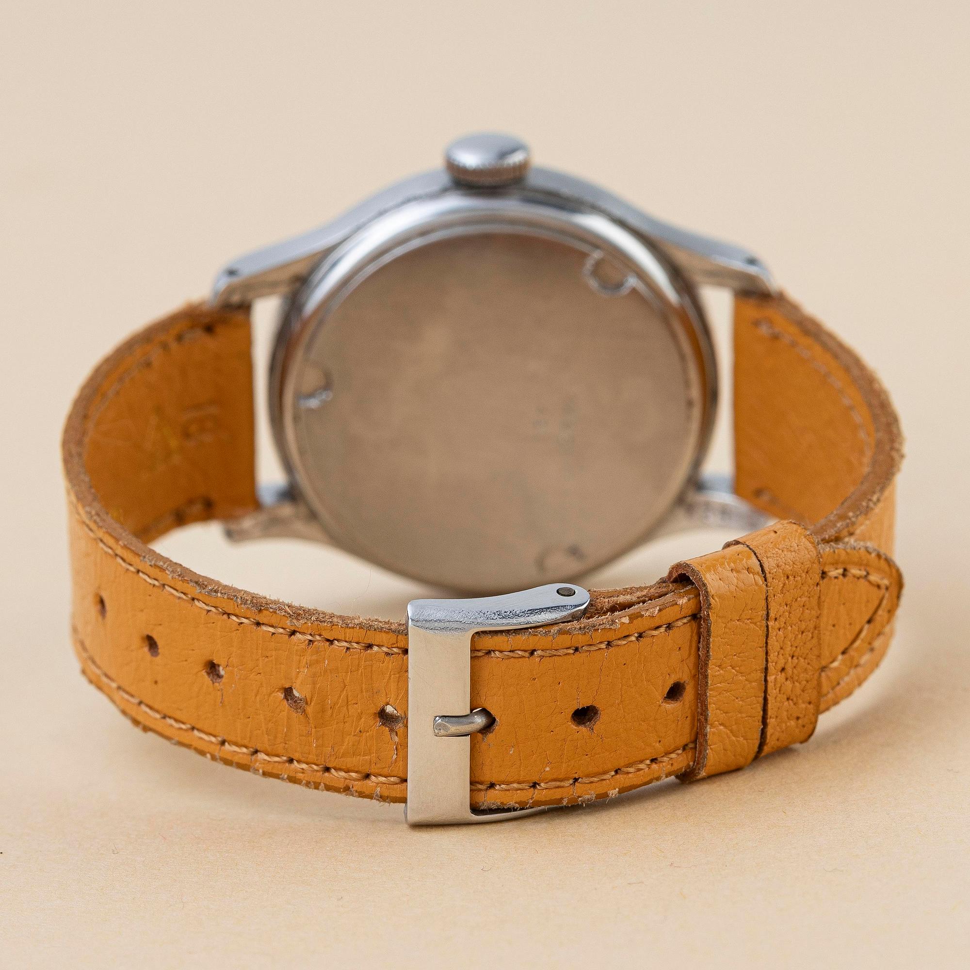 Longines, "Tre-Tacche", "Sector Dial", "Suiza signed", "Step case", ca 1943.