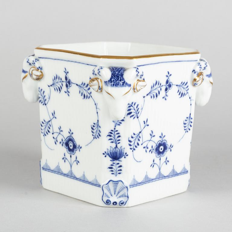 A 'Blue Fluted Plain' / 'Musselmalet riflet' porcelain flower pot, Royal Copenhagen, model 124, 1898-1923.