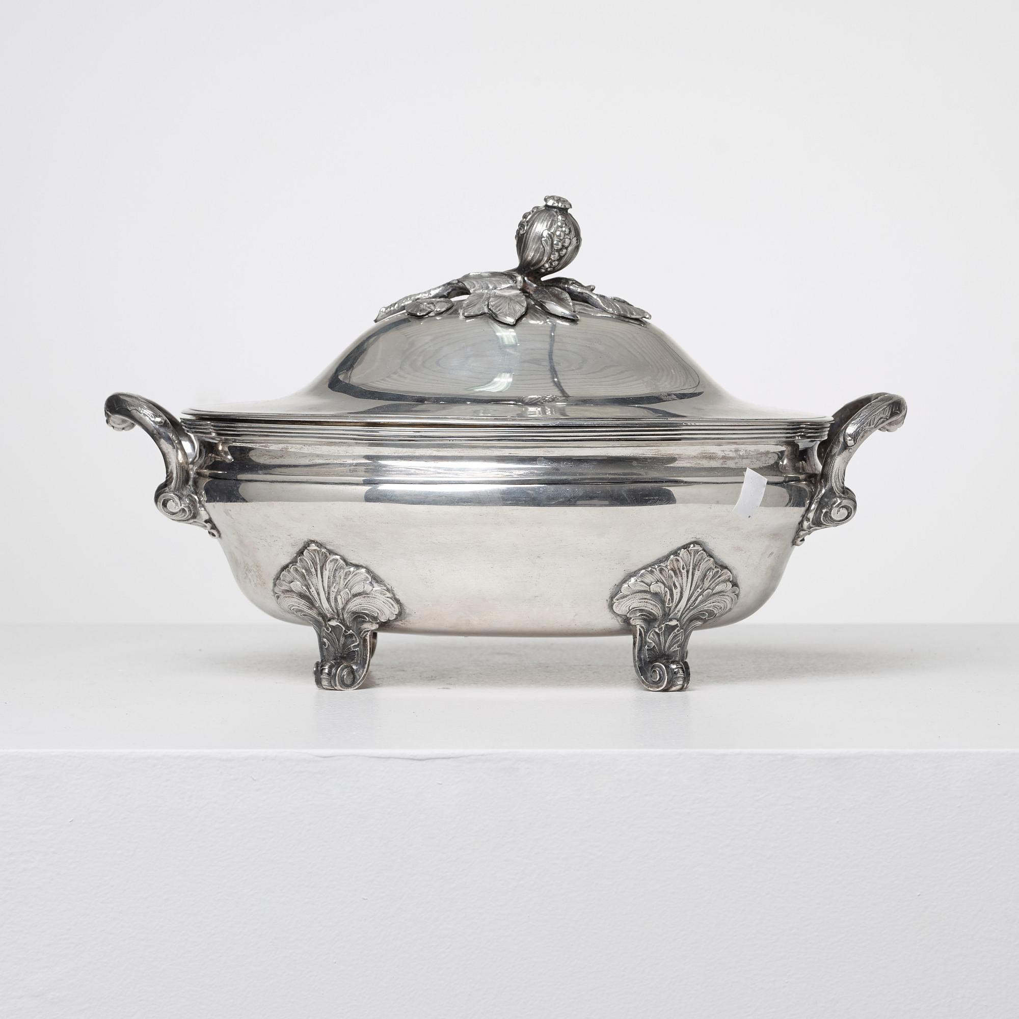 TERRIN, silver, rokokostil, CF Carlman, Stockholm 1912. Vikt ca 1960 gram.