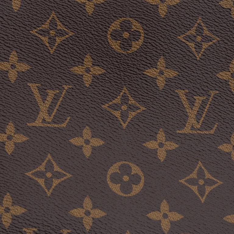 Louis Vuitton, 'Montaigne MM'.