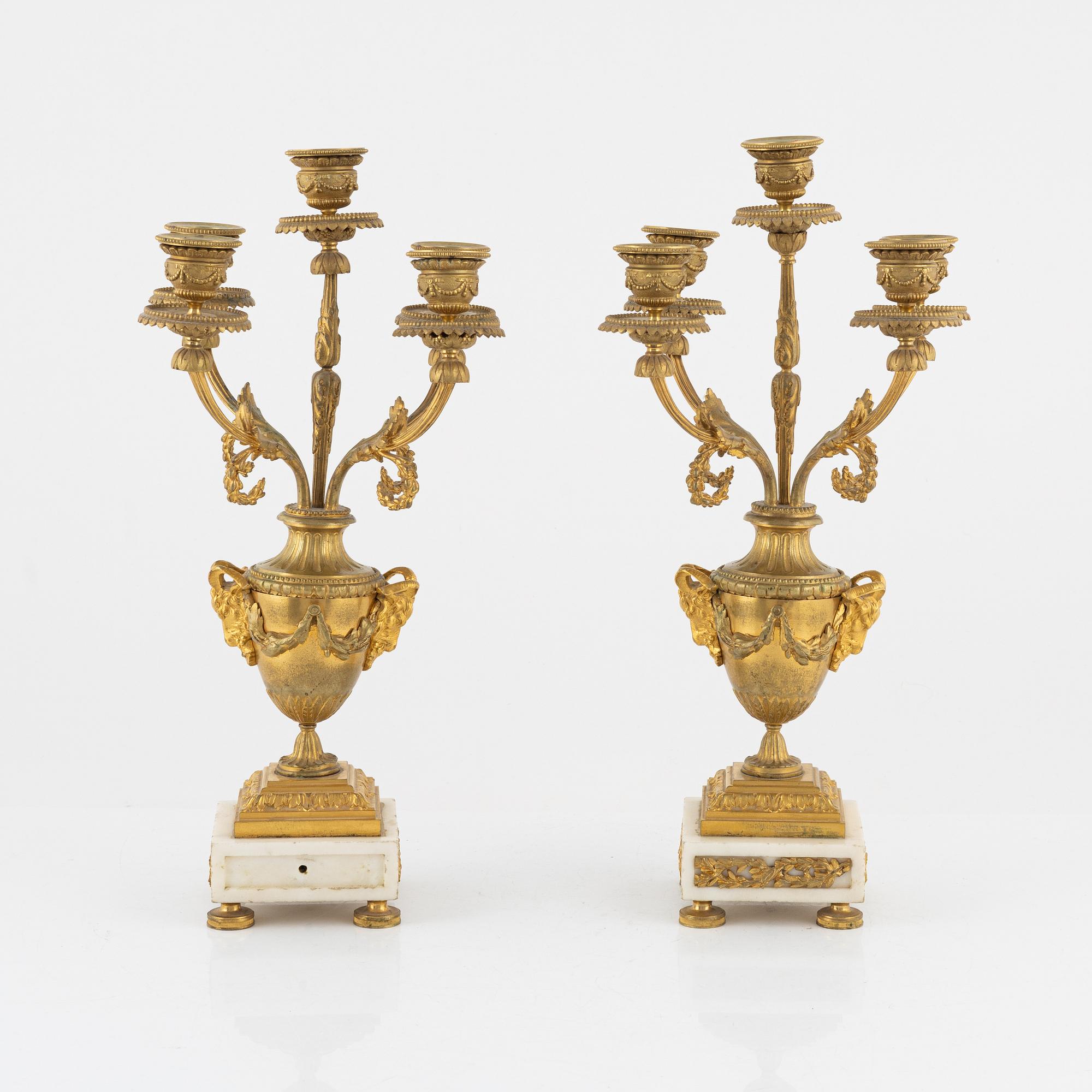 Kandelabrar, ett par, Louis XVI-stil, tidigt 1900-tal.