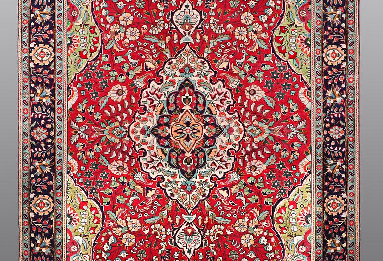 Matto, Tabriz, ca 297 x 204 cm.