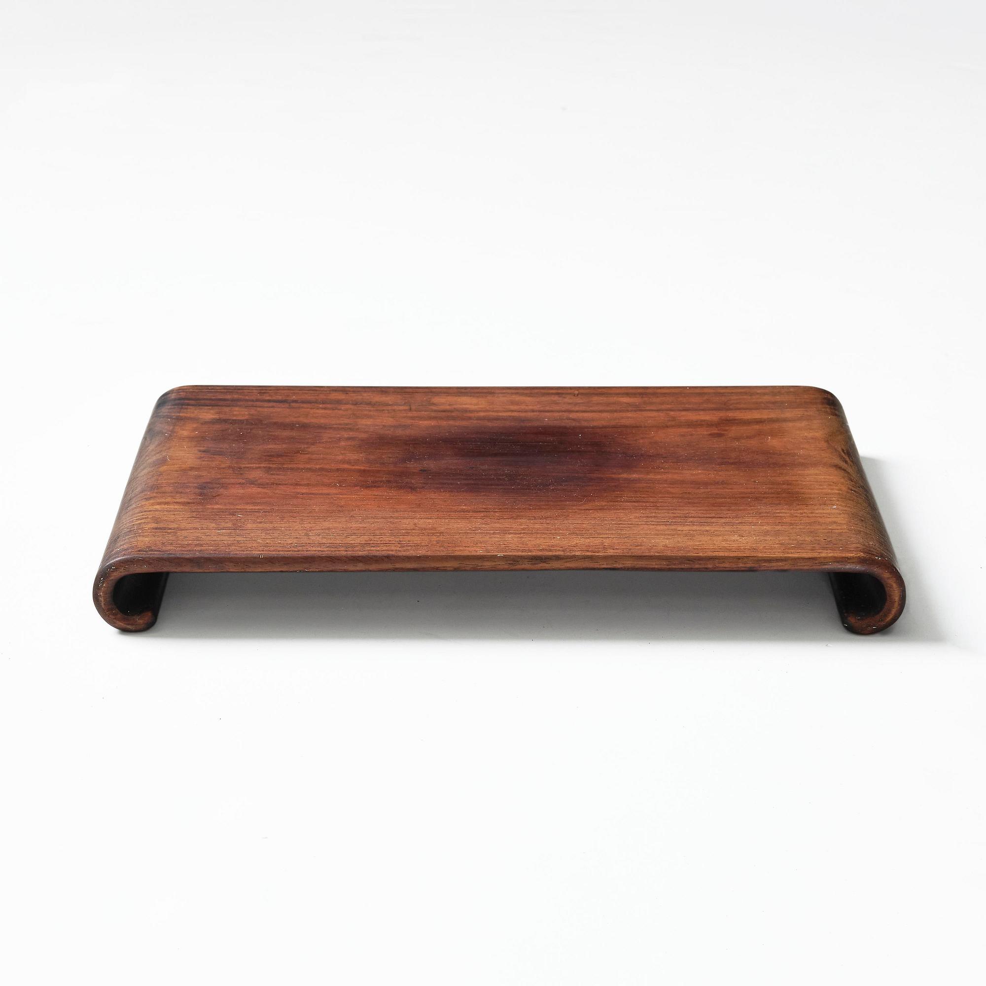 Ställ samt bricka, hardwood. Qingdynastin, 1800-tal.