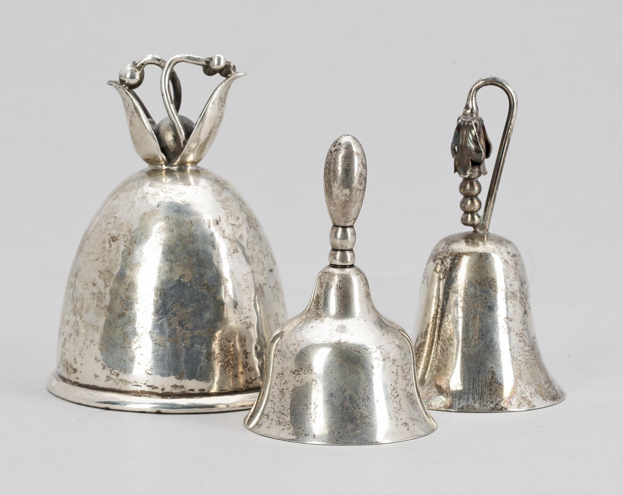 BORDSPINGLOR, 3 st, sterlingsilver, bl.a. Tiffany & Co, 1900-tal. Tot vikt ca 165 gram.