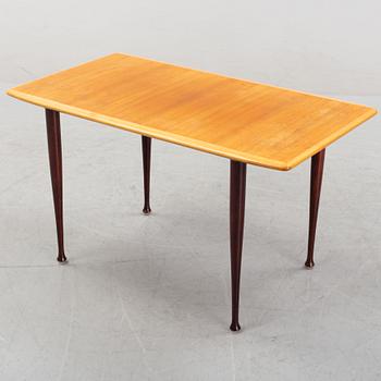 A teak veneered coffee table, 1950's/1960's.