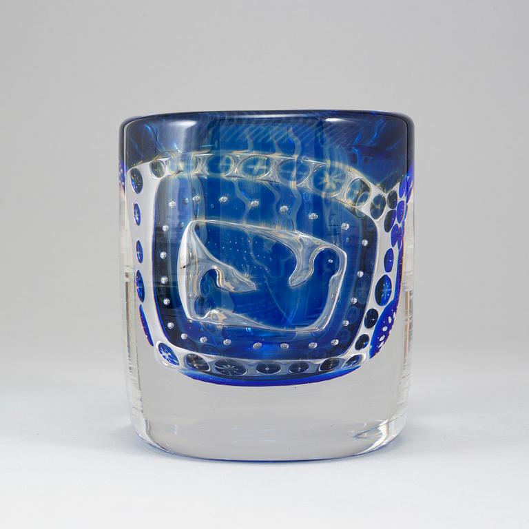 EDVIN ÖHRSTRÖM, an 'Ariel' glass vase from Orrefors, Sweden 1961.