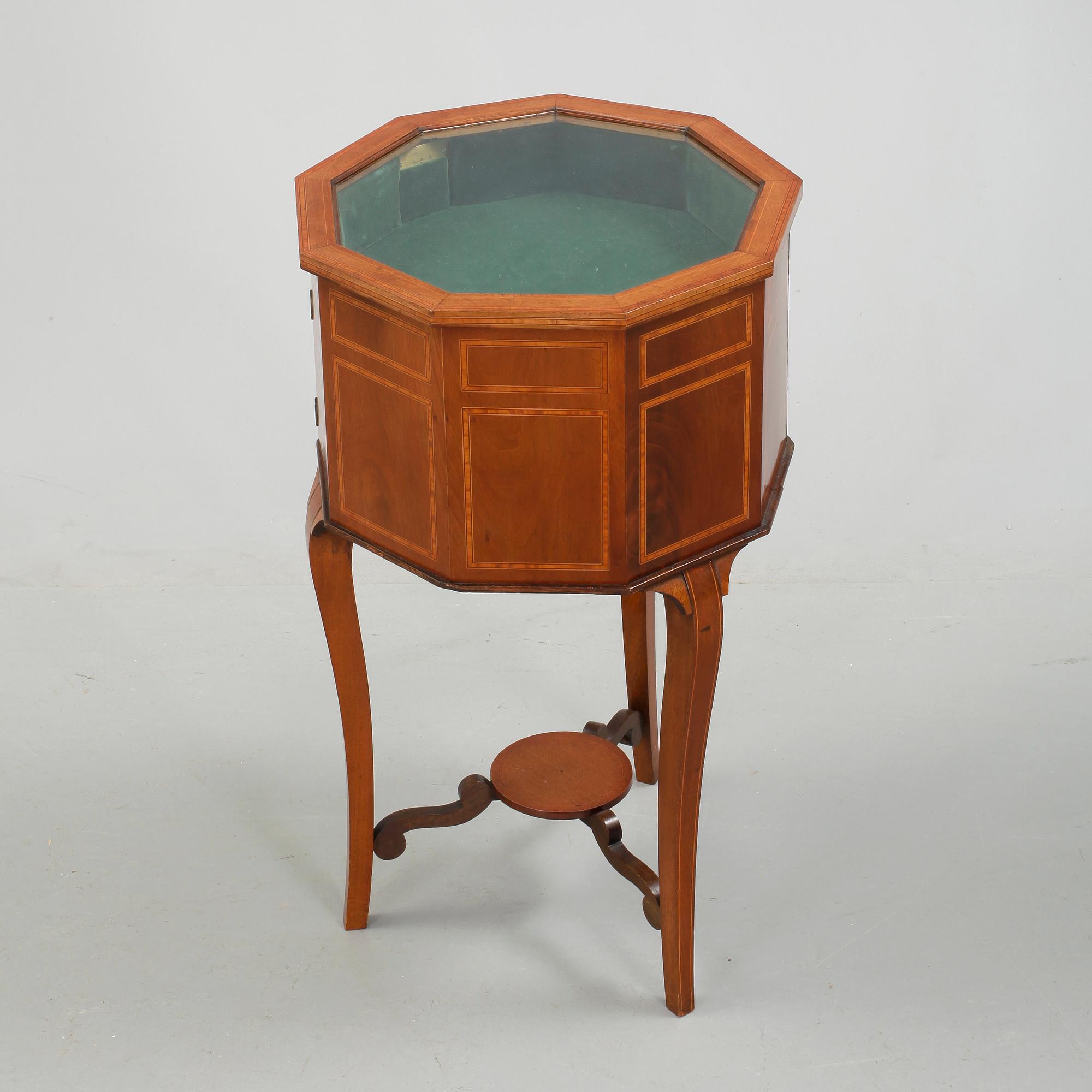 MONTERBORD, 1900-tal.