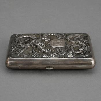 CIGARETTETUI. Silver. Ca 170 g.